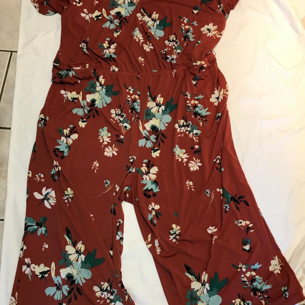 Women  4X jump suit Evri side hidden pockets chest 64" x 52 -60" stretch waist